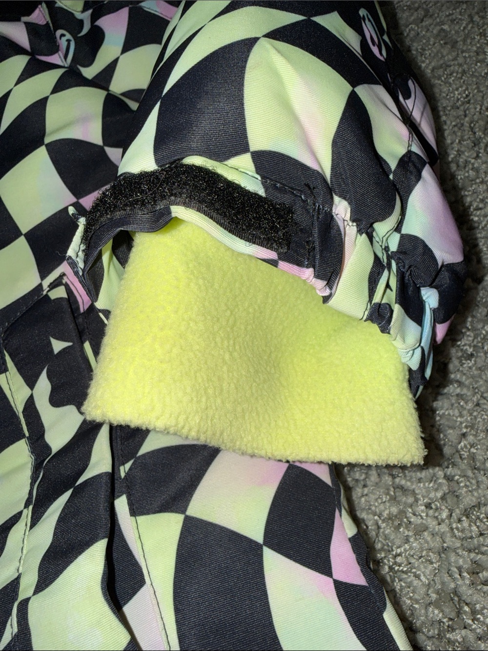 Hurley Kids Checkerboard Hooded Puffer Jacket (M 7/8) - Picture 3 of 10